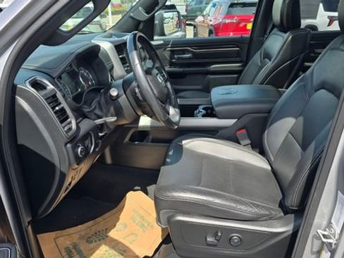 Used 2020 RAM 1500 Sport w/ Night Edition image 12