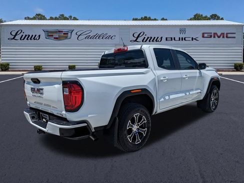 Certified 2025 GMC Canyon AT4 w/ AT4 Premium Package AWD/4WD image 4