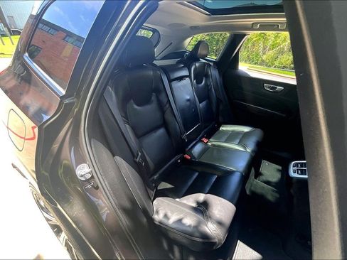 Used 2023 Volvo XC60 B5 Ultimate w/ Climate Package FWD image 38