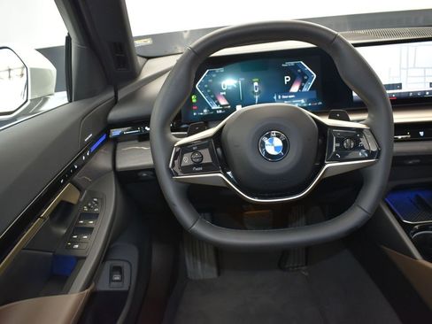 Certified 2025 BMW 530i xDrive w/ Premium Package image 29