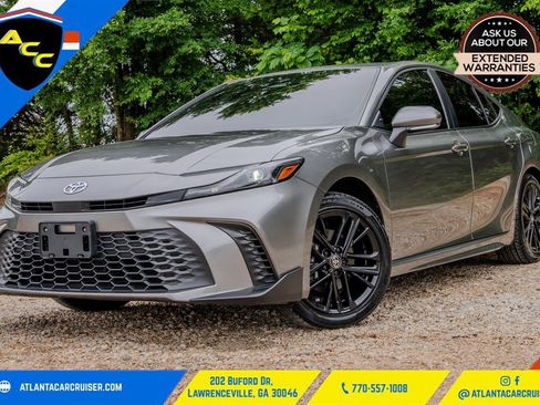 Used 2025 Toyota Camry SE w/ Convenience Package AWD/4WD image 1