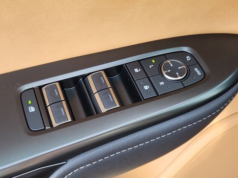 Used 2024 Lexus RZ 300e Premium image 27