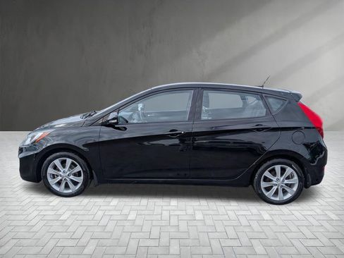 Used 2013 Hyundai Accent SE image 4