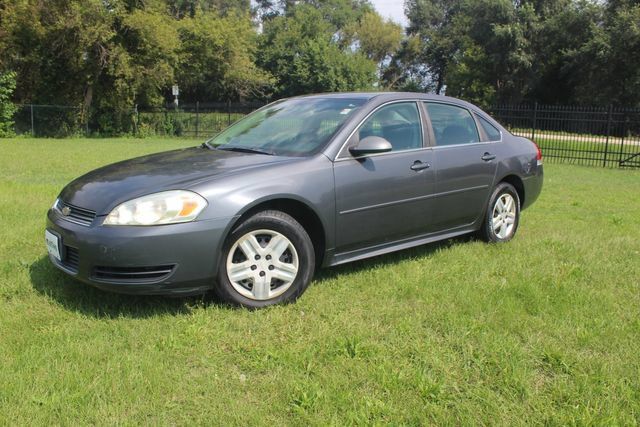 Used 2010 Chevrolet Impala LS FWD image 2