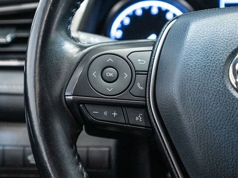 Used 2022 Toyota Camry SE image 18