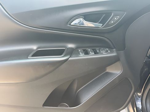 Used 2022 Chevrolet Equinox LT FWD image 14