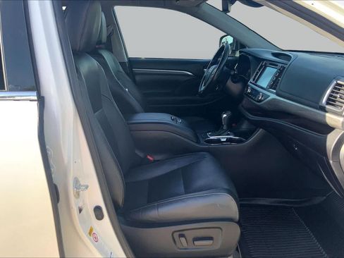 Used 2019 Toyota Highlander Limited AWD/4WD image 9