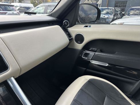 Used 2021 Land Rover Range Rover Sport HST image 28