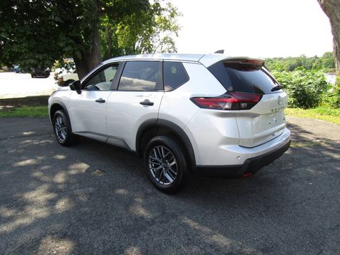 Used 2024 Nissan Rogue S AWD/4WD image 36