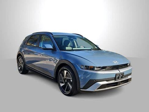 Used 2025 Hyundai Ioniq 5 SEL image 2