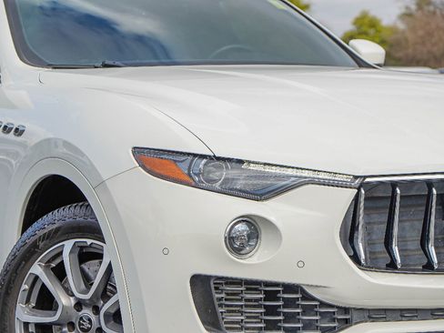 Used 2021 Maserati Levante S image 2