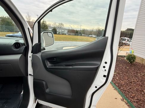 Used 2017 Nissan NV200 SV image 20