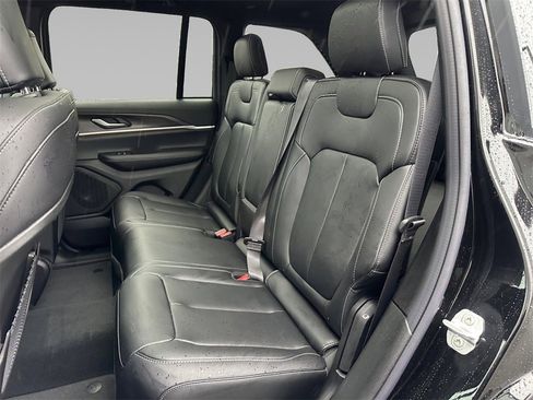 New 2025 Jeep Grand Cherokee Limited w/ Trailer Tow Package image 15