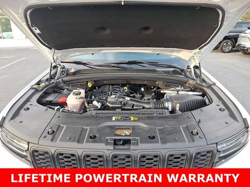 Used 2024 Jeep Grand Cherokee Altitude image 29