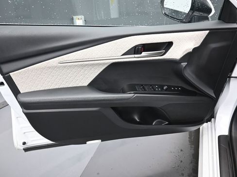 Used 2025 Toyota Camry XLE w/ Premium Package image 13