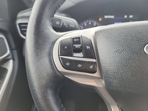 Used 2023 Ford Explorer XLT w/ Equipment Group 202A RWD image 24
