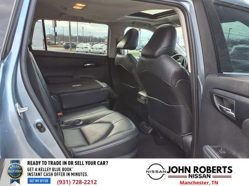 Used 2021 Toyota Highlander XLE image 19