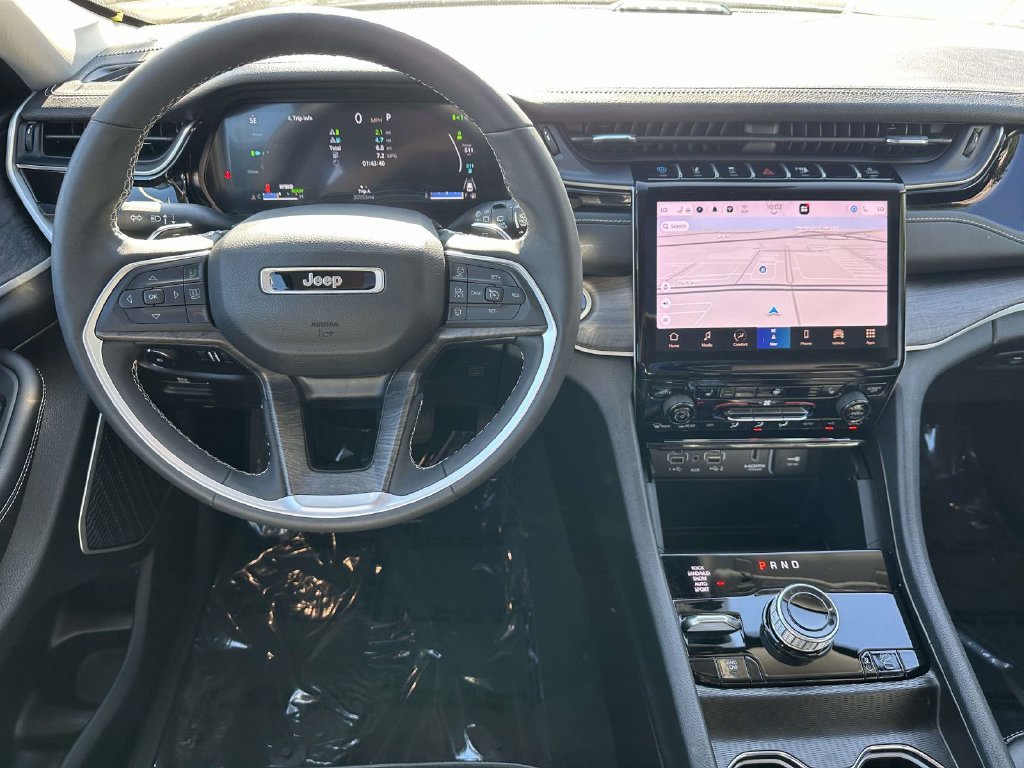 Used 2023 Jeep Grand Cherokee 4WD 4xe image 17