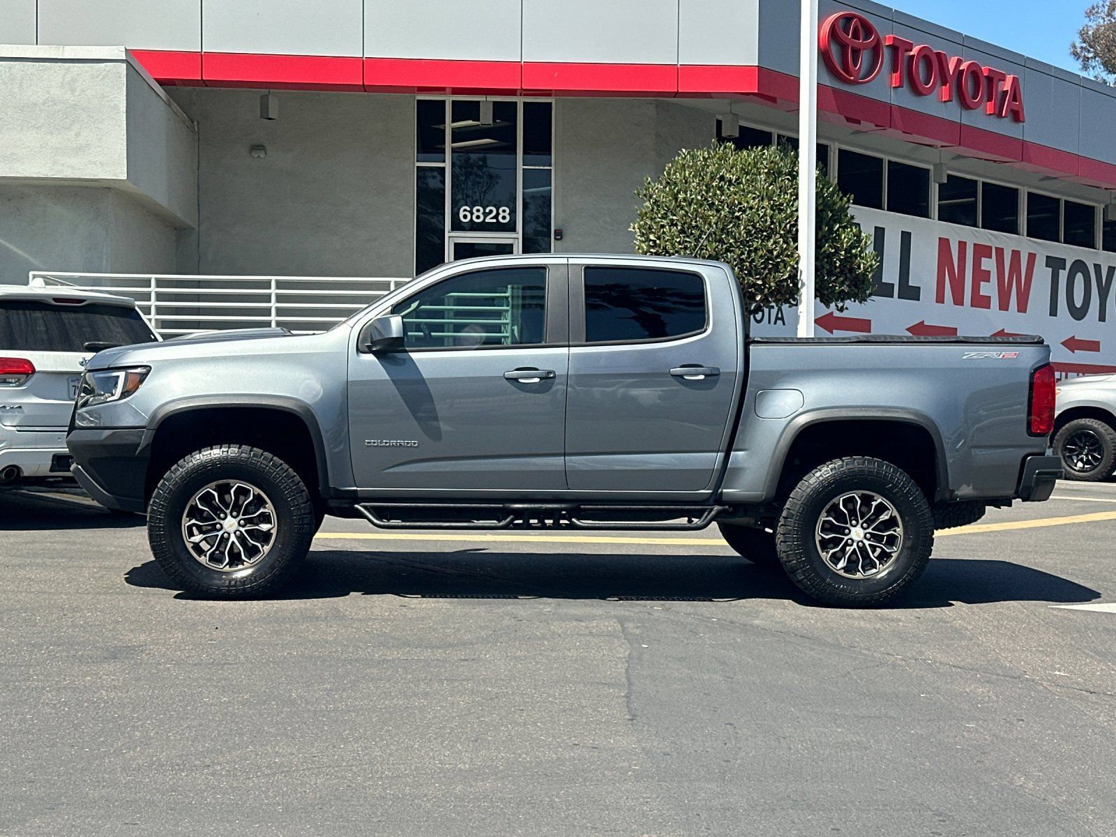 Used 2018 Chevrolet Colorado ZR2 AWD/4WD image 2