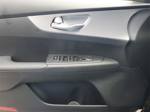Used 2023 Kia Forte LXS image 18