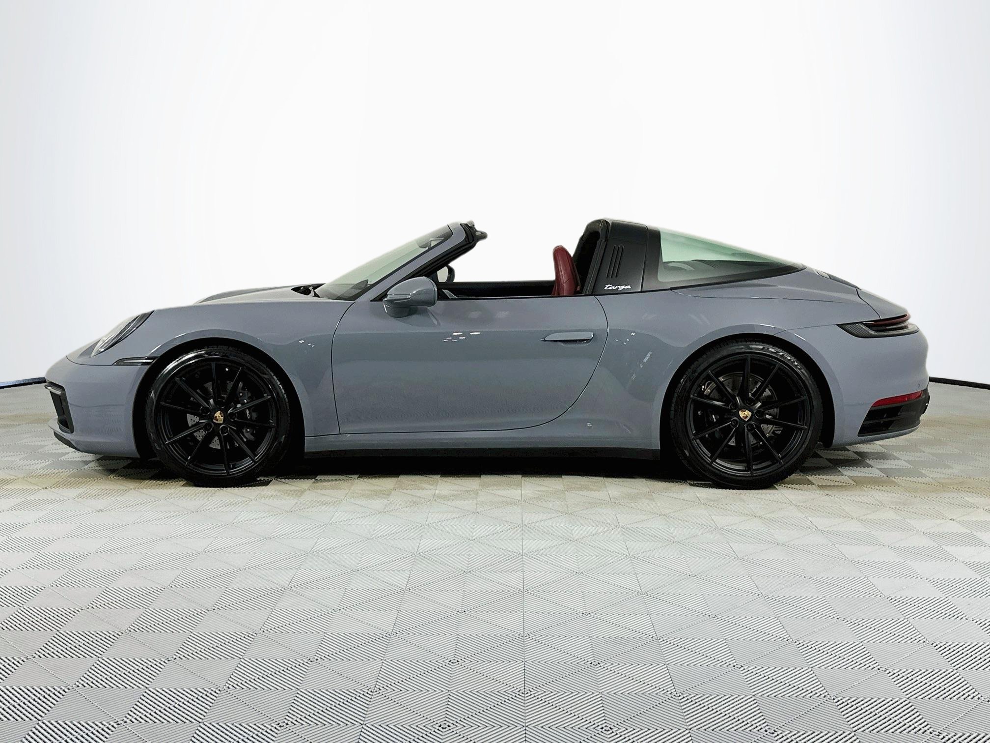 Used 2024 Porsche 911 Targa 4 AWD/4WD image 8