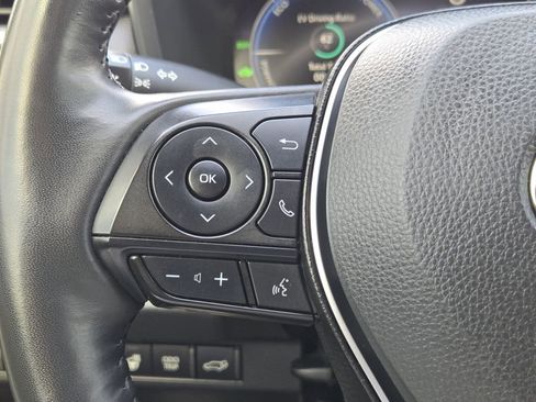 Used 2025 Toyota RAV4 XSE w/ Advanced Technology Package image 30