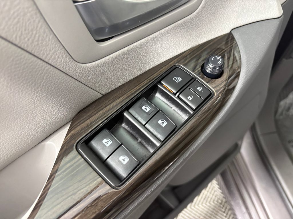 Used 2020 Toyota Sienna XLE FWD image 13