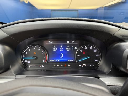 Used 2020 Ford Explorer XLT w/ Equipment Group 202A RWD image 18