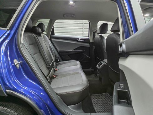 Used 2022 Volkswagen Taos SE w/ IQ.Drive SE Package FWD image 17