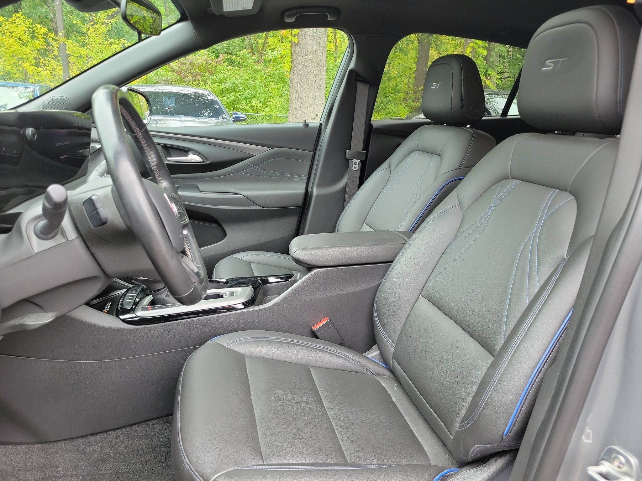 Used 2024 Buick Envista Sport Touring w/ Convenience I Package FWD image 5