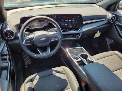 New 2027 Chevrolet Equinox LT w/ Convenience Package II FWD image 26
