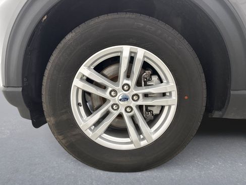 Used 2023 Ford Explorer XLT AWD/4WD image 24