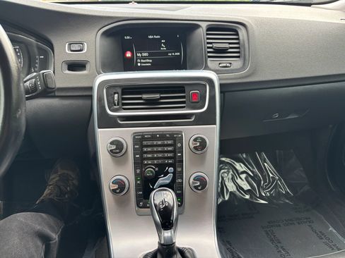Used 2017 Volvo S60 T5 Dynamic FWD image 28