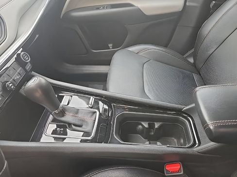 Used 2022 Jeep Compass Limited AWD/4WD image 14