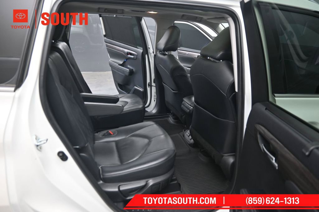 Used 2021 Toyota Highlander Platinum AWD/4WD image 34