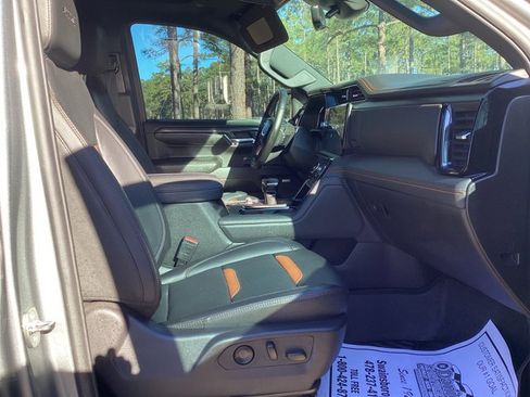 Used 2024 GMC Sierra 1500 AT4 w/ Technology Package image 17