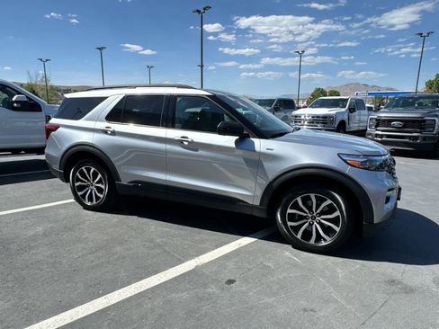 Certified 2023 Ford Explorer ST-Line w/ Class IV Trailer Tow Package AWD/4WD image 4