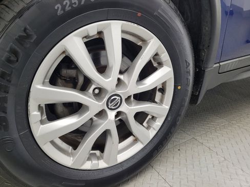 Used 2020 Nissan Rogue SV image 31