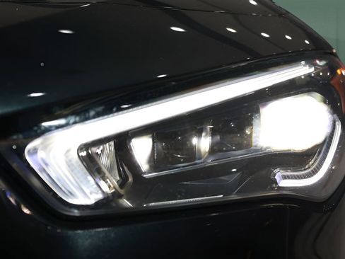Used 2023 Mercedes-Benz CLA 35 AMG 4MATIC image 32
