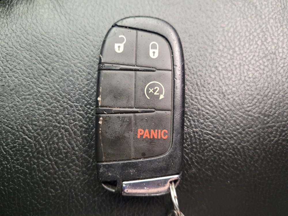 Used 2022 Jeep Compass Latitude w/ Sun and Sound Group AWD/4WD image 32