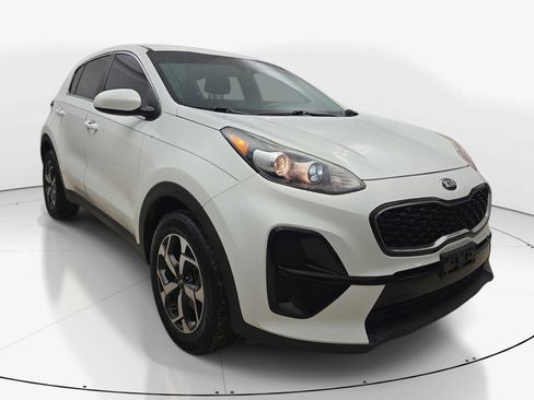 Used 2020 Kia Sportage LX FWD image 2