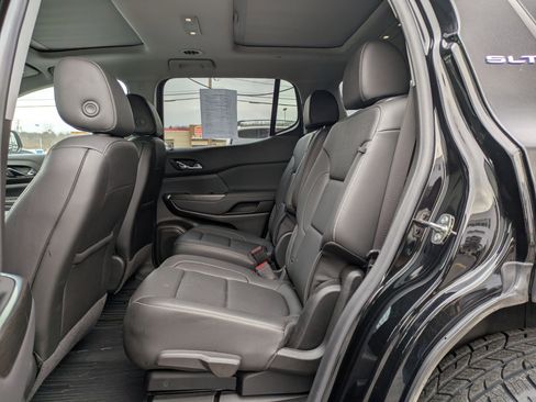 Used 2023 GMC Acadia SLT image 10