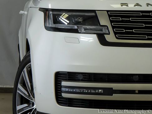 Used 2023 Land Rover Range Rover SE AWD/4WD image 7