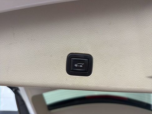 Used 2015 Cadillac SRX Luxury w/ Trailering Package AWD/4WD image 36