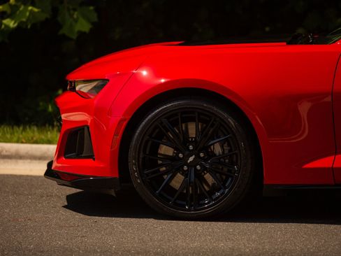 Used 2017 Chevrolet Camaro ZL1 RWD image 7