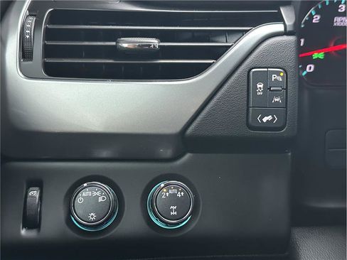 Used 2018 Chevrolet Tahoe LT image 30