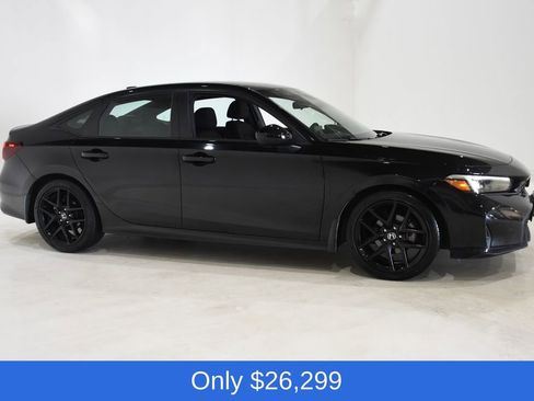 Used 2025 Honda Civic Sport image 3