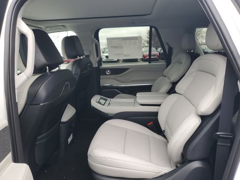 New 2026 Lincoln Navigator L Reserve image 27