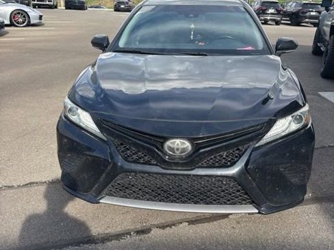 Used 2018 Toyota Camry XSE image 7