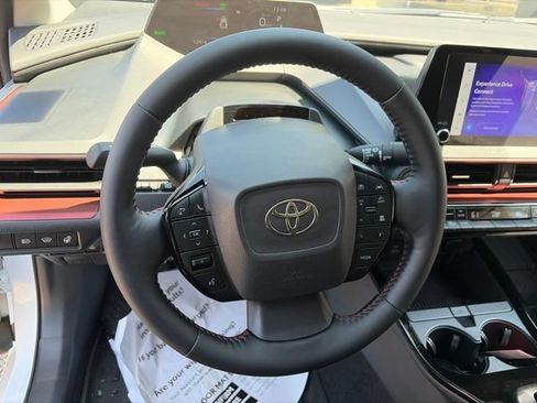 Used 2024 Toyota Prius Prime FWD image 19
